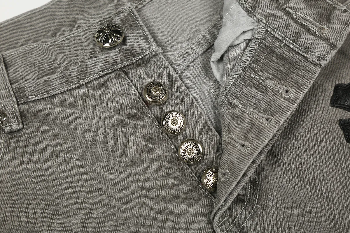 P230 White background picture [High quality] Code: 25026# Color: washed gray Size: S/28 to Fermentation wash and soft color fixation, soft and thick to wear. Details are all hand-polished and made with craftsmanship. All-over jacquard fabric has a unique design style. Multiple processes have been used to create a full retro feel. A niche and unique non-contrast shirt. Customized distressed spray-painted buttons. Every detail is crafted with craftsmanship.